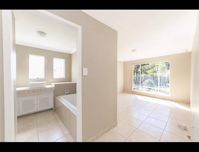4 BEDROOM FREESTANDING TO LET IN JUKSKEI PARK